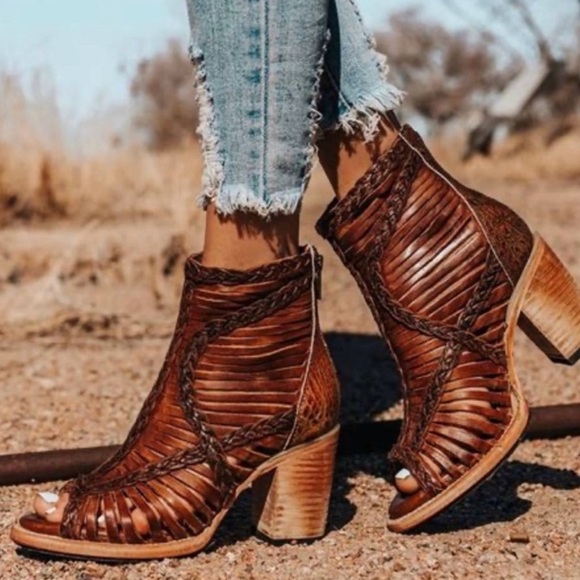 Freebird Bela Bootie Sandals - Picture 5 of 6